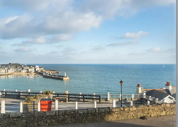 Golden Hind Bed & Breakfast St Ives 